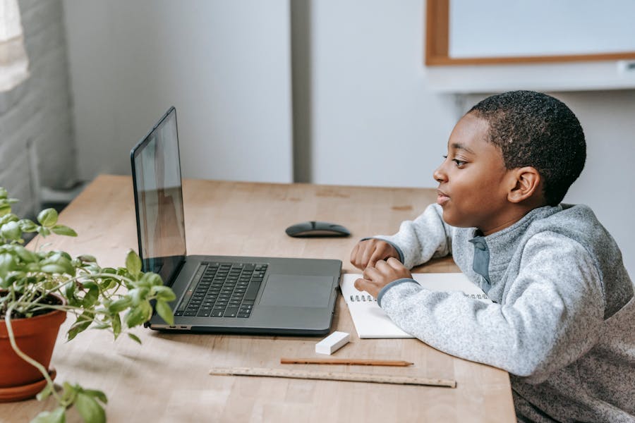 Find the Best Private Online Middle School: Top Massachusetts Programs Reviewed