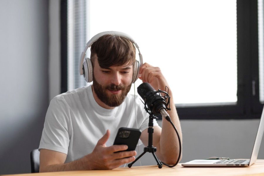 How to Record a Phone Interview for a Podcast (and Get a Clean Transcript)